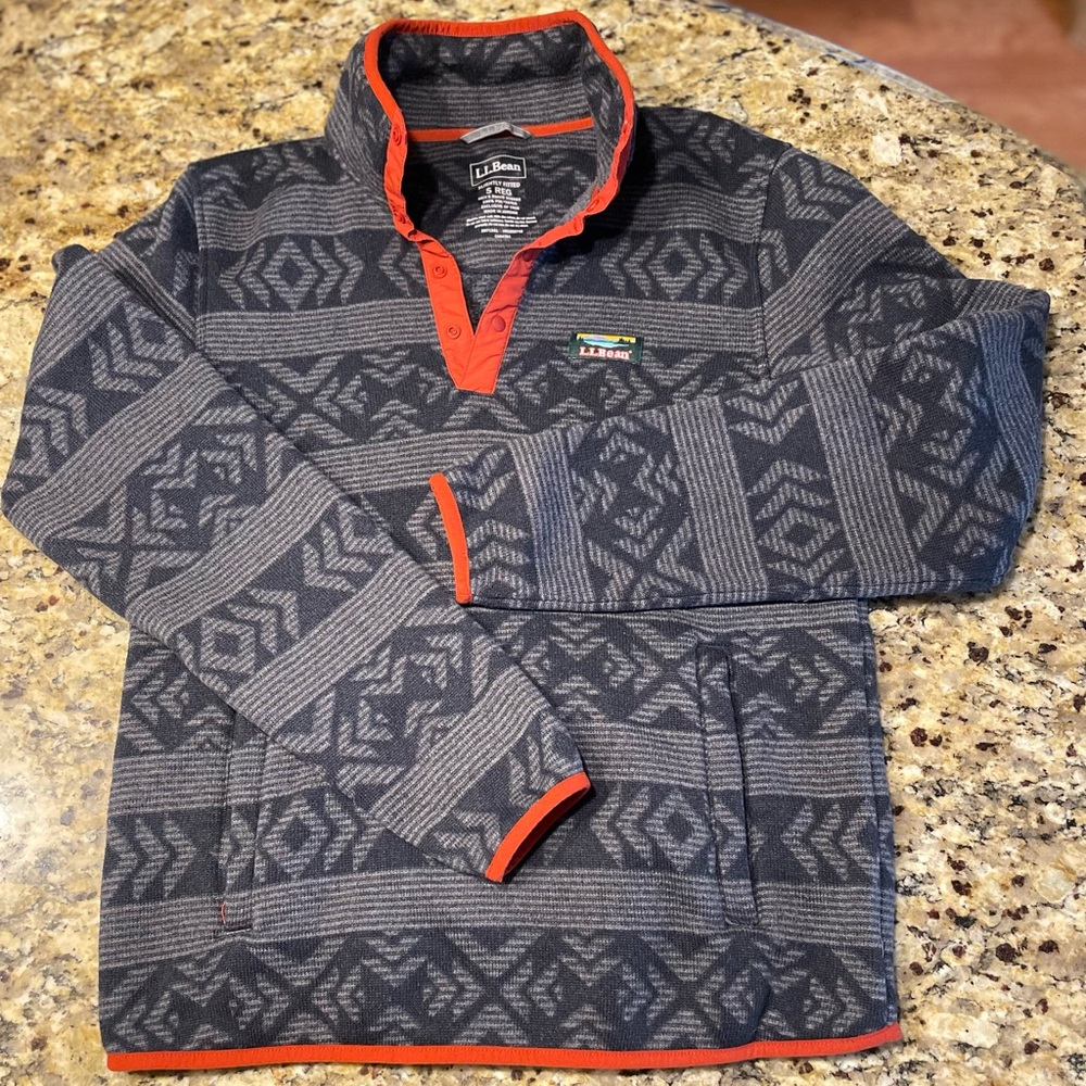 Stunning L.L. Bean pullover size small